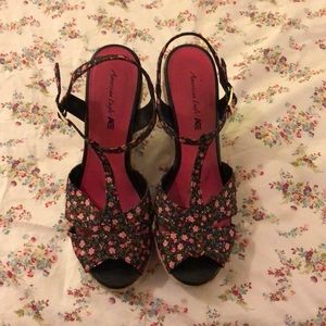Floral wedges